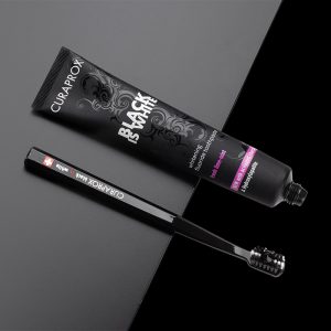 pasta-de-dinti-neagra-black-is-white