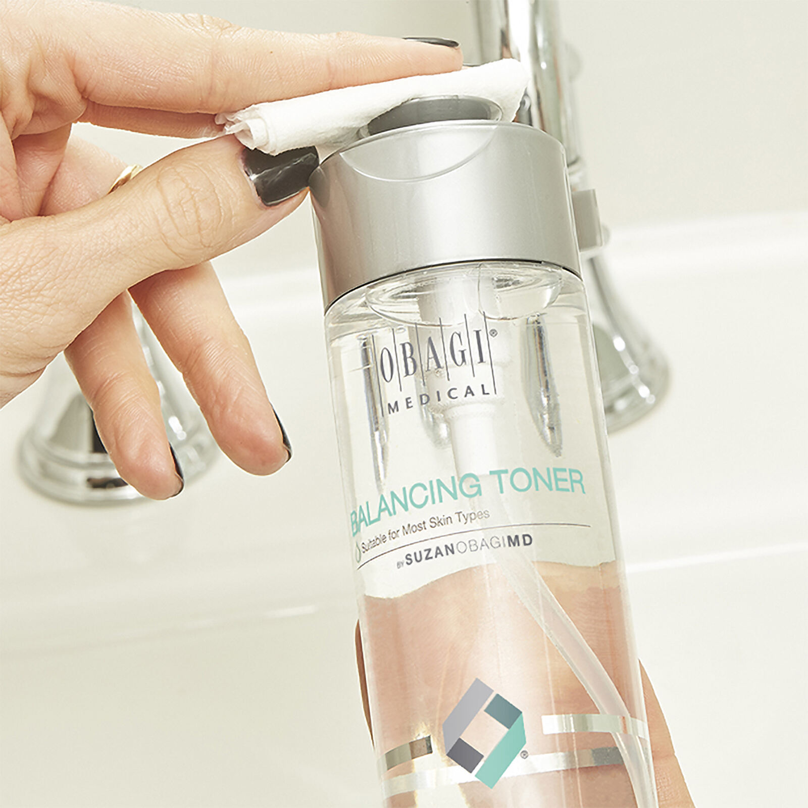 SUZANOBAGIMD™ Balancing Toner 200ml 4 SUZANOBAGIMD™ Balancing Toner 200ml - Image 4